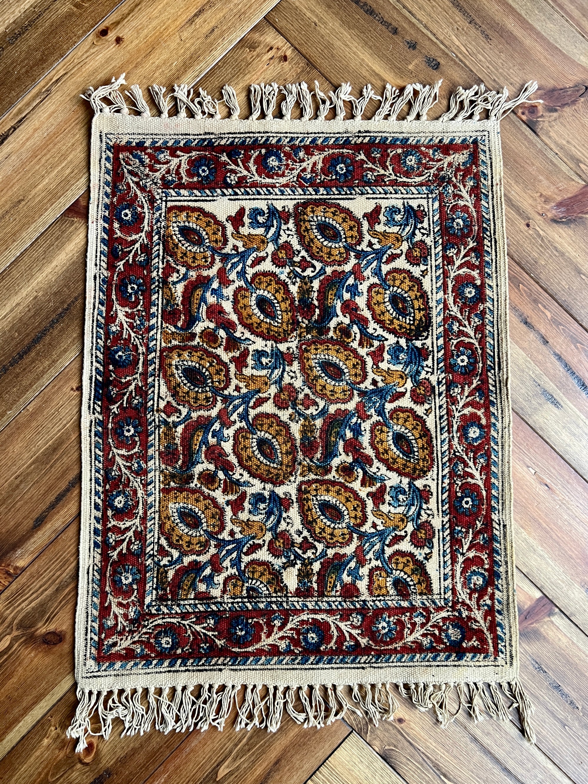 Meera Rug | 1.5’ x 2’